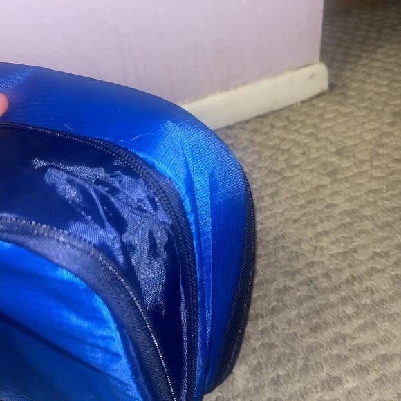 Titan Deep Freeze Blue Expandable Insulated, Adjustable Strap Lunch Box - Picture 4 of 8